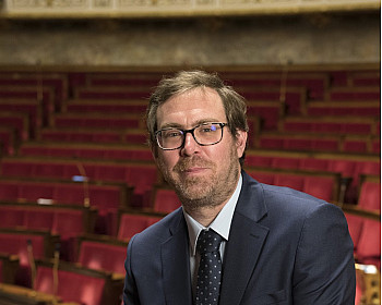 Le député Philippe Latombe consulte-  OSINT – Vers un encadrement législatif de cette pratique ?